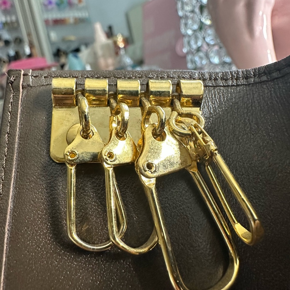 Burberrys Vintage 4-Ring Key Holder - Picture 7 of 8